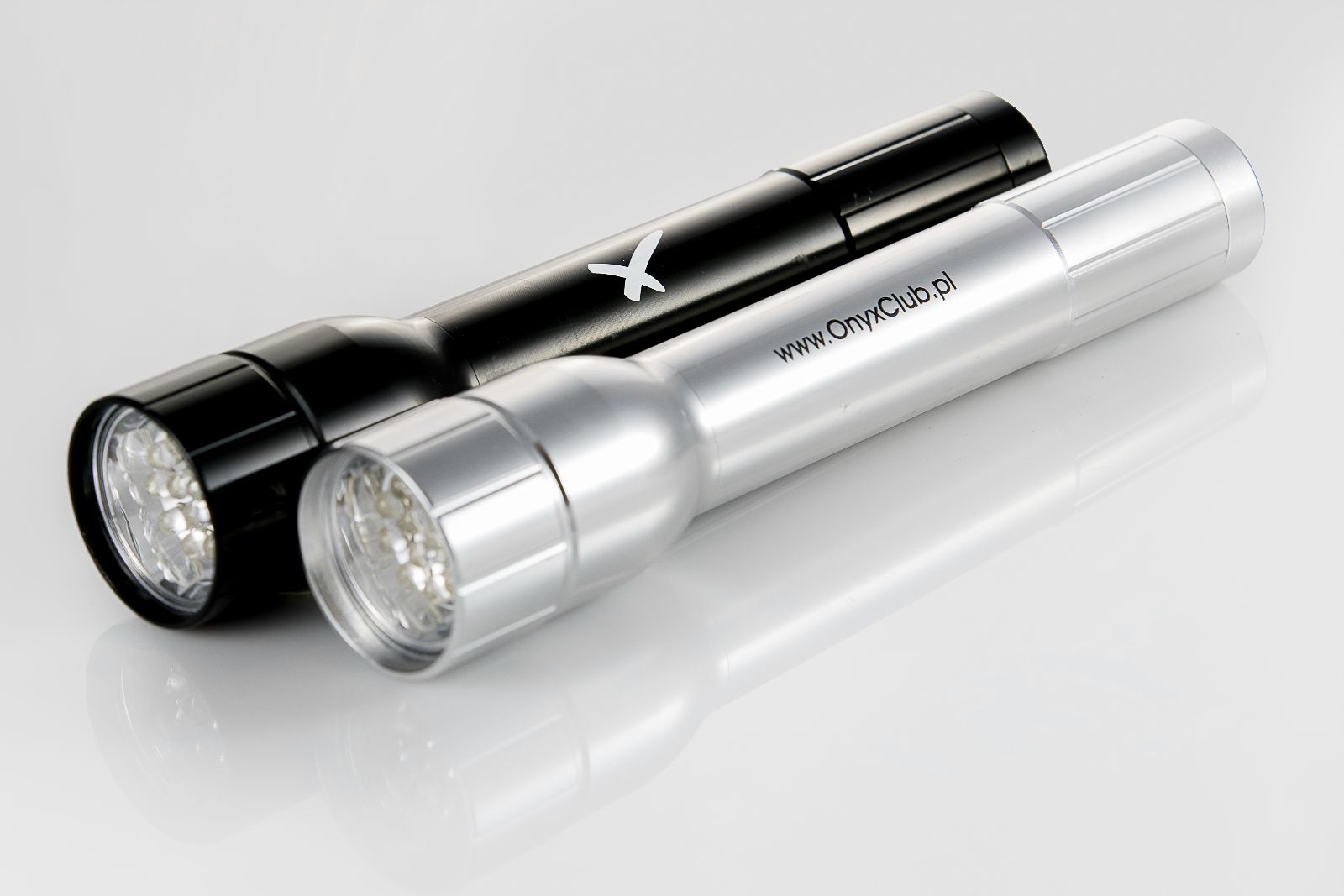 Latarka LED duża metalowa   cena 29 zł